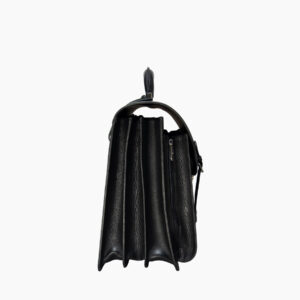 Vue de côté du cartable en cuir noir