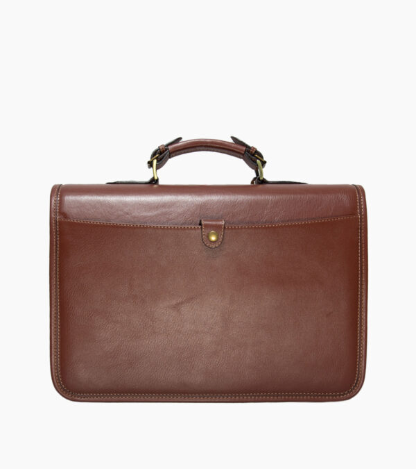 Vue de dos du cartable en cuir marron